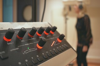 Una grabación de una canción para 1 en Distac Studio en Barcelona