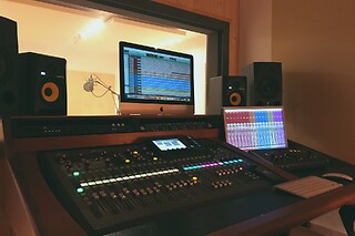Una grabación de una canción para 1 en Distac Studio en Barcelona