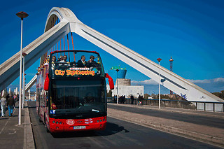 Un tour panorámico en autobús para 2 en City Sightseeing Sevilla en Sevilla