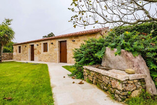 Dos noches con cena y experiencia bienestar para 2 en Casa Rural Laxido en Rianxo (A Coruña)
