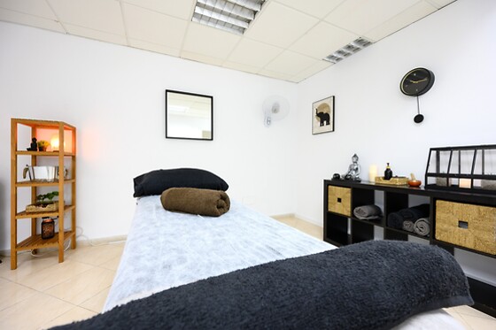 Un tratamiento de Harmony Piedras calientes para 1 en Harmony Sanctuary en Fuengirola (Málaga)