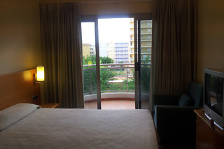 Dos noches con desayunos para 2 en Hotel Miramar Playa en Miramar (Valencia)