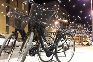 Un tour privado con delivery en bicicleta classic para 2 en Delivery Bikes BCN en Calella (Barcelona)