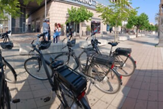 Un tour privado con delivery en bicicleta classic para 2 en Delivery Bikes BCN en Calella (Barcelona)