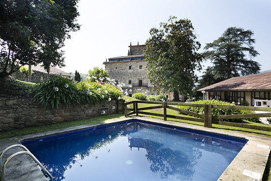 Una noche en suite con desayuno para 2 en Abba Palacio de Soñanes**** en Villacarriendo (A Coruña)
