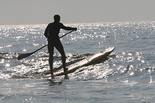 Dos clases grupales de surf o de paddle surf en Suances (Cantabria)