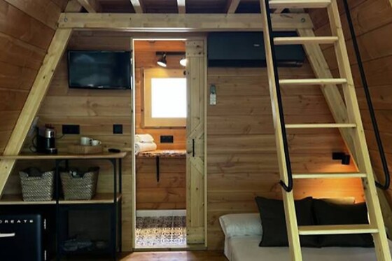Una noche con desayuno en la cabaña para 2 adultos y 1 niño Camping Alguer - Tienda Glamping Nima en  Les Planes D´Hostoles (Girona)