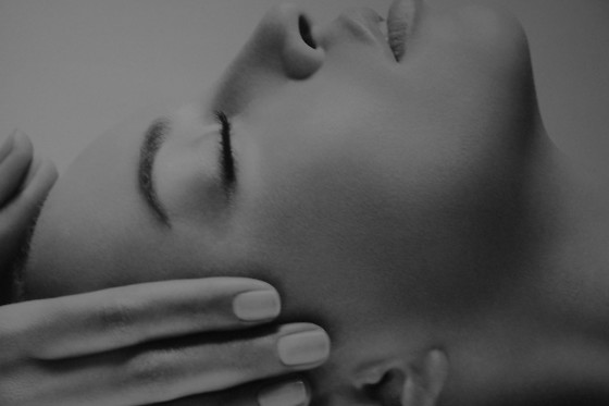 Un tratamiento corporal para 2 en Centro de Estética Vivir en Madrid