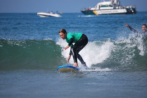 Clase privada de surf o paddle surf en Suances (Cantabria)