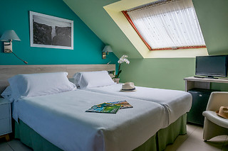 Dos noches con desayunos para 2 en Hotel Miracielos*** en Llanes (Asturias)