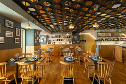 SEIS WINE BAR - GARRAFEIRA & PETISCOS