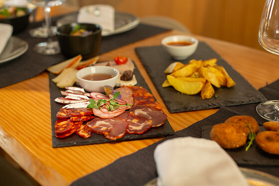 SEIS WINE BAR - GARRAFEIRA & PETISCOS - photo 0