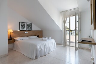 Una noche para 2 en Hotel Playa Las Sinas** en Vilanova de Arousa (Pontevedra)