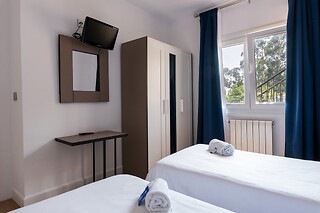 Una noche para 2 en Hotel Playa Las Sinas** en Vilanova de Arousa (Pontevedra)
