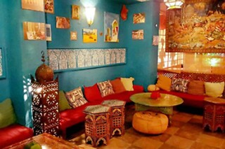 Una cena con show oriental para 2 en Restaurante Árabe Luz de Luna en Alicante