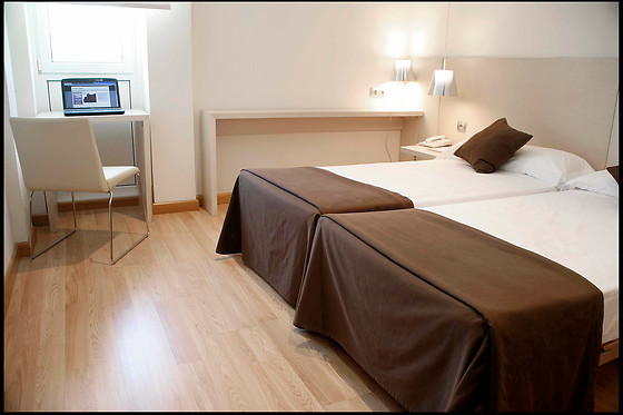 Una noche con cena para 2 en Hotel Cadosa*** en Soria