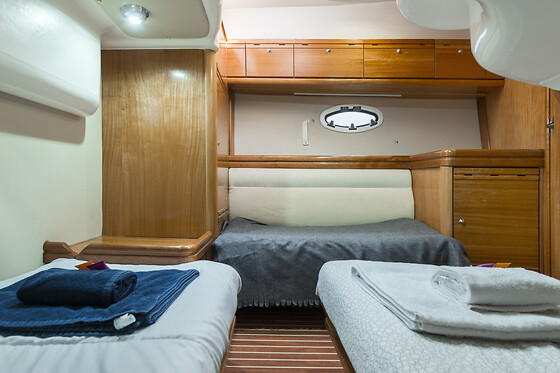 Una noche en barco para 2 en Barco Hotel Barcelona en Sant Adrià de Besòs (Barcelona)