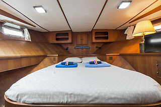 Una noche en barco para 2 en Barco Hotel Barcelona en Sant Adrià de Besòs (Barcelona)