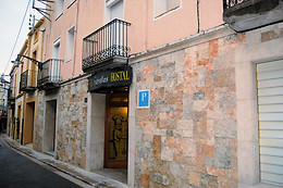 HOSTAL FABRELLAS