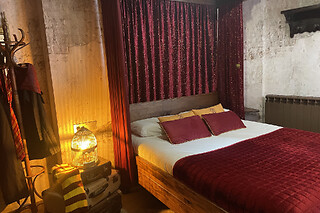 Una noche con desayuno para 2 a 5 personas en Apartamento temático "The Magic" en Biescas (Huesca)