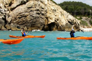 Alquiler kayak individual sin monitor y alquiler hidropedal en Vilanova i la Geltrú (Barcelona)