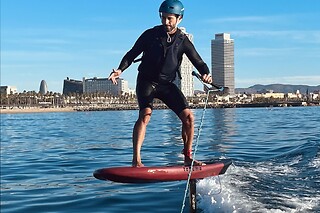 Una clase de Wakefoil y fotografías para 1 en Sea You Barcelona en Barcelona
