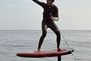 Una clase de Wakefoil y fotografías para 1 en Sea You Barcelona en Barcelona
