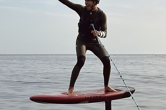 Una clase de Wakefoil y fotografías para 1 en Sea You Barcelona en Barcelona