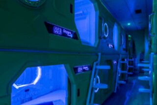 Una noche en cápsula para 2 en Oxygen Hostel Cápsula en Madrid