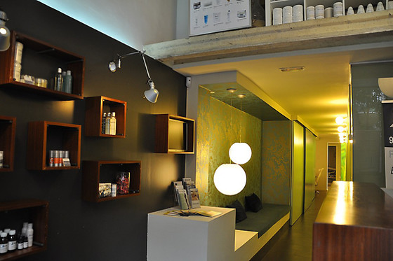Un tratamiento facial con punta de diamante y vitamina C para 2 en Benestar Balmes en Barcelona