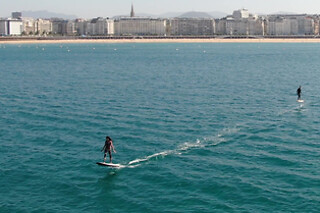 Una experiencia de vuelo eFoil para 1 en Surf-Magic en Altea (Alicante)