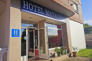 Una noche con desayuno para 2 en Hotel Mataleñas en Santander