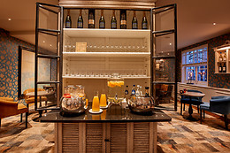 Carlton Ambassador Hotel