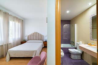 Dos noches con desayunos y comida o cena para 2 en Hotel Puerta de Cazorla** en Cazorla (Jaén)