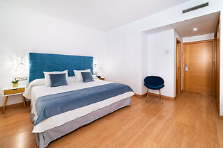 Dos noches con desayunos y comida o cena para 2 en Hotel Puerta de Cazorla** en Cazorla (Jaén)