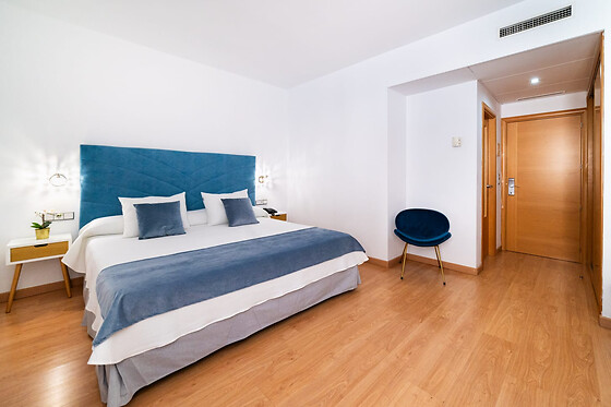 Dos noches con desayunos y comida o cena para 2 en Hotel Puerta de Cazorla** en Cazorla (Jaén)