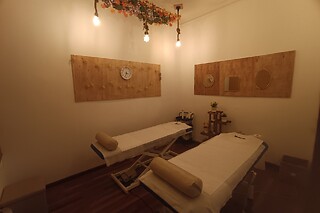 Un masaje a cuatro manos para 1 en KG Clínica y Salud Eixample en Barcelona