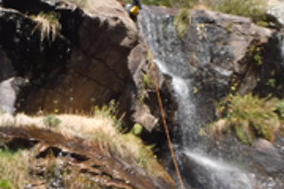 Barranquismo y bautizo de escalada en Talamanca de Jarama
