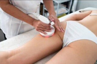 Un tratamiento corporal para 1 en Clínica Estética Avanzada Elletersa en Sevilla
