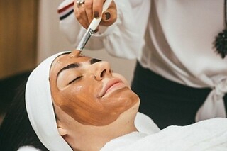 Un tratamiento corporal para 1 en Clínica Estética Avanzada Elletersa en Sevilla