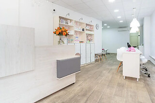 Un tratamiento facial flash luminosidad para 1 en Upsala Estética Avançada en Barcelona