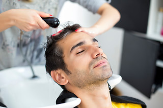 Una sesión de peluquería y masaje para 2 en D+D Perruqueria I Estètica en Vilanova i la Geltrú (Barcelona)