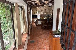CASA CUEVA ENTRE HOCES