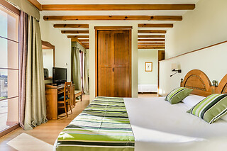 Una noche con experiencia bienestar para 2 en Hotel Los Nogales**** en Pozo de Alcón (Jaén)