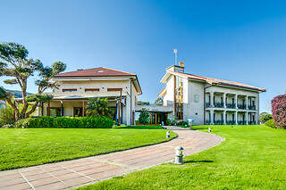 Dos noches con desayunos para 2 en Hotel Rural Campaniola en Pontevedra
