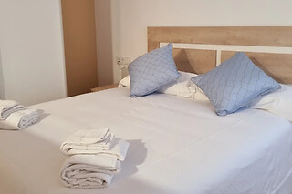Una noche con desayuno para 2 en Maile Apartamentos en Potes (Cantabria)