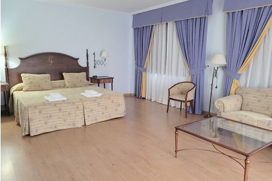 Dos noches con desayunos para 2 en Hotel Doña Mafalda de Castilla**** en Plasencia (Cáceres)