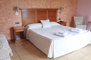 Dos noches con desayunos para 2 en Hotel Doña Mafalda de Castilla**** en Plasencia (Cáceres)