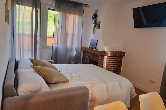 Una noche con desayuno para 2 en Maile Apartamentos en Potes (Cantabria)