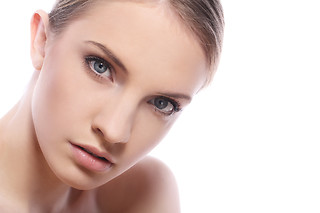 Una manicura basic para 1 en Corporea Bioestética en Madrid